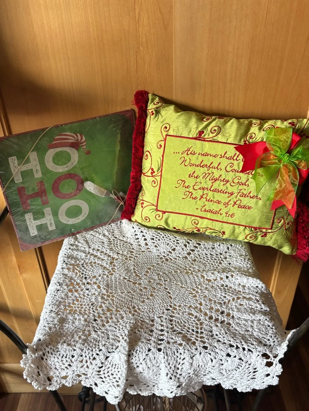 Christmas Cheese Board With Spreader & Christmas Pillow